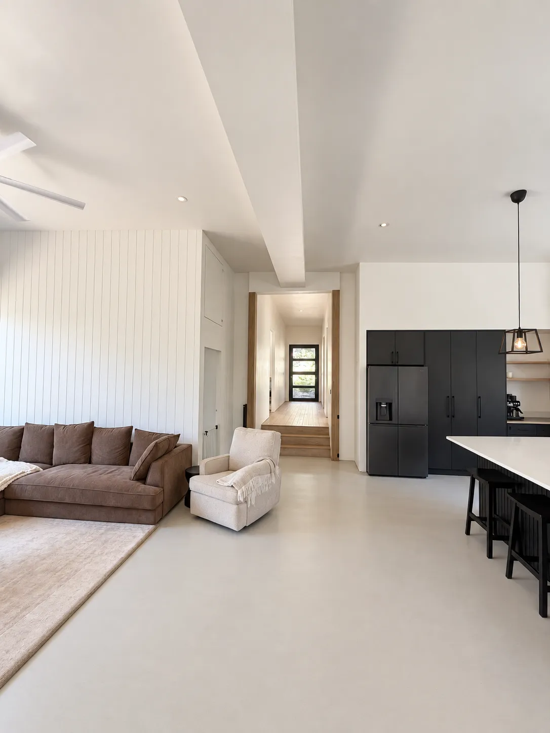 Garden guest house open-plan living and kitchen